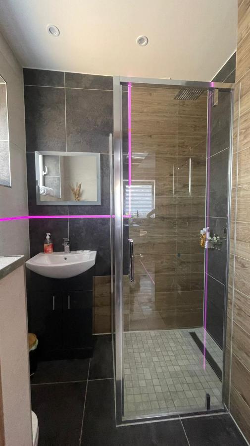 #4 Tgha Luxury One Bedroom Apartment In Athlone Esterno foto